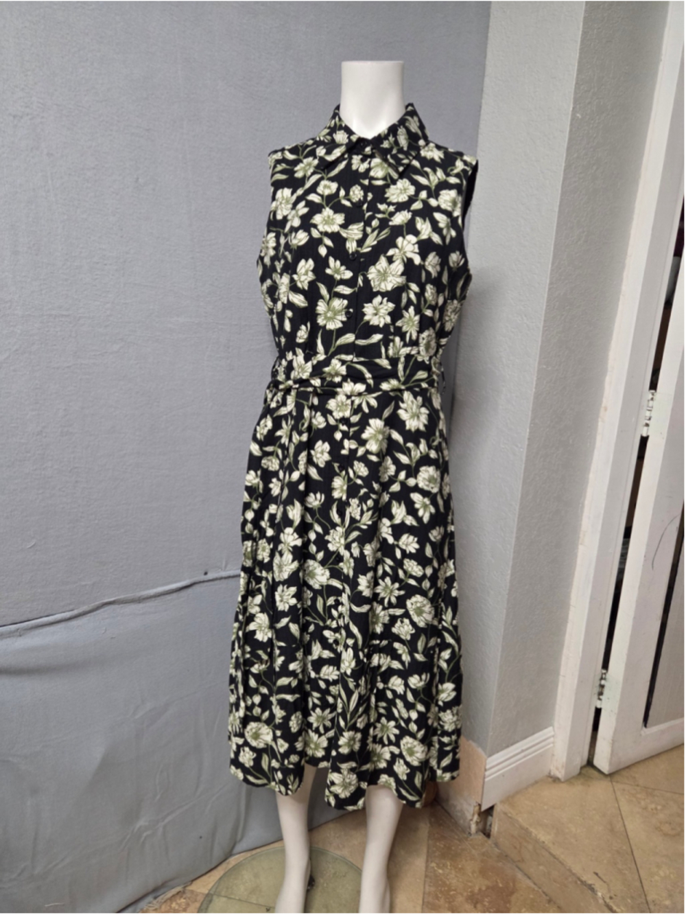 Women's Sam Edelman Floral Midi Dress Black and White sz 4 p2p 19 in